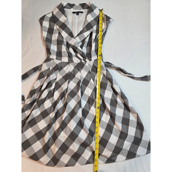 Sleeveless Gray & White Gingham Wrap Dress With Belt Chadwicks  Size 2P - Picture 10 of 11